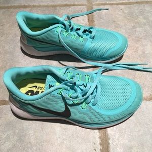 Great condition Nike free 5.0 running shoes size 6